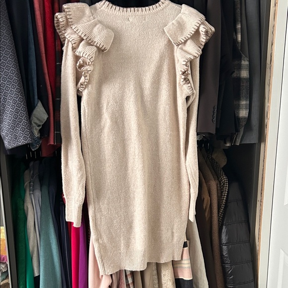 En Saison Beige Ruffled Sweater - Picture 3 of 6